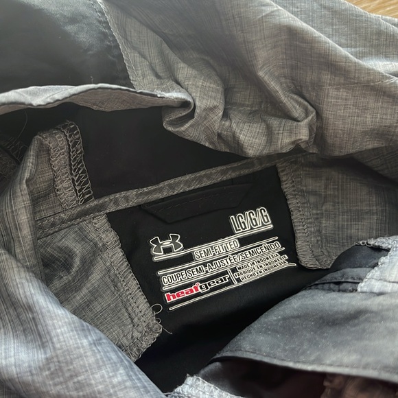 Under Armour Shell - Picture 4 of 4